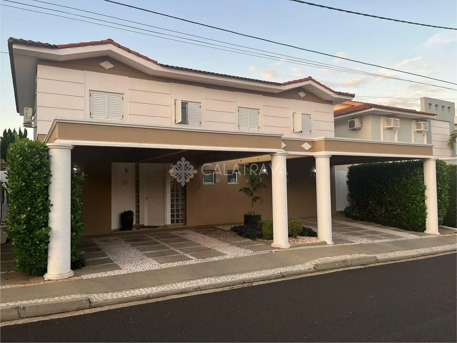 Casa, 4 quartos, 320 m² - Foto 1