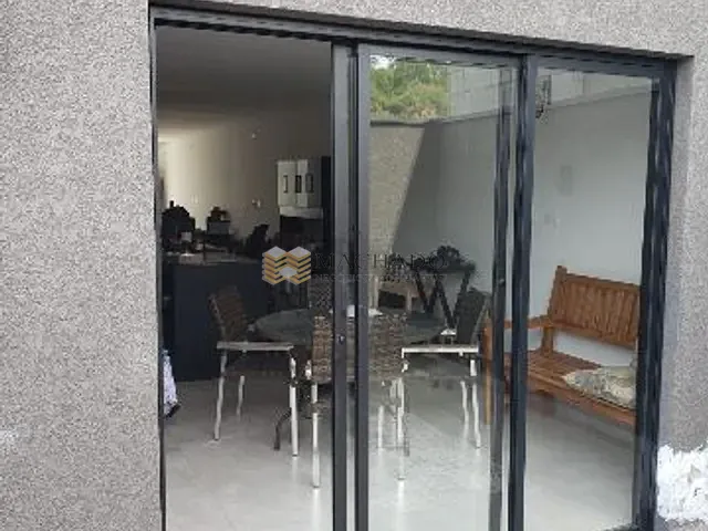 Casa com 150m² 3 quartos e 3 banheiros, à venda, no bairro Chácara Jaguari (Fazendinha) em Santana de Parnaíba