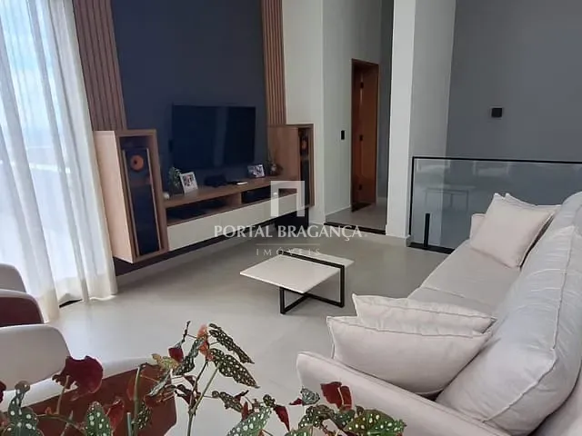 Casa com 455m² 3 quartos e 5 banheiros, à venda, no bairro Condomínio Residencial Campos do Conde em Bragança Paulista