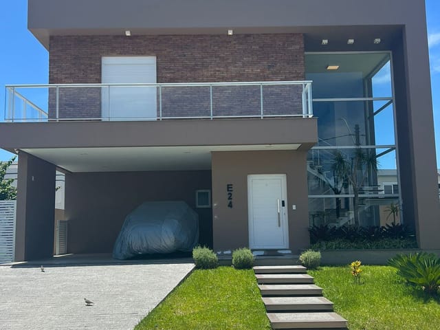 Casa com 304m² 3 quartos e 1 banheiro, à venda, no bairro Laranjal em Pelotas