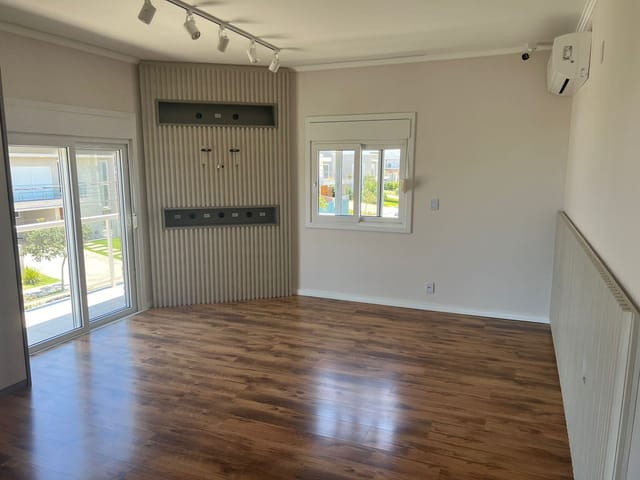 Casa com 304m² 3 quartos e 1 banheiro, à venda, no bairro Laranjal em Pelotas