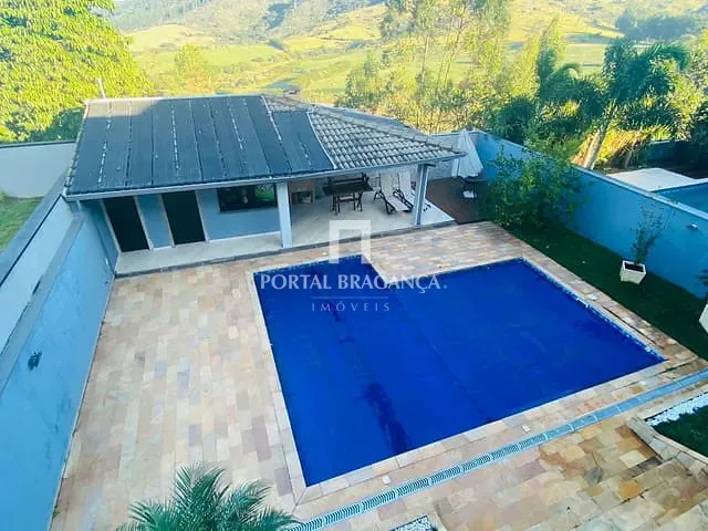 Casa com 456m² 3 quartos e 4 banheiros, à venda, no bairro Condomínio Residencial Campos do Conde em Bragança Paulista