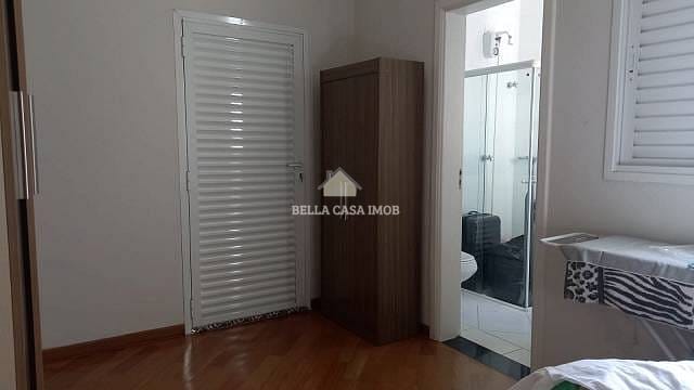 Casa à venda com 4 quartos, 350m² - Foto 23