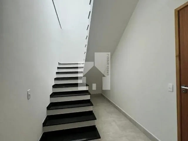 Casa com 300m² 4 quartos e 3 banheiros, à venda, no bairro São Venâncio em Itupeva