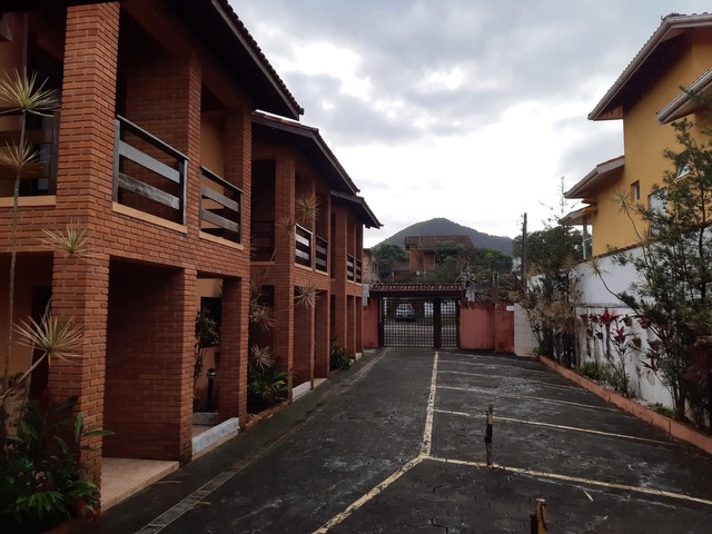 Foto do Casa - Casa em Condomínio à venda, a 230m da orla, com dois dormitórios, na Martim de Sá, em Caraguatatuba, SP | Innova Imobiliária