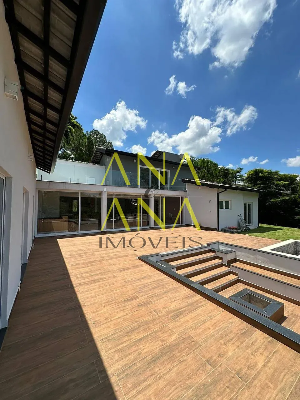 Casa, 5 quartos, 338 m² - Foto 1
