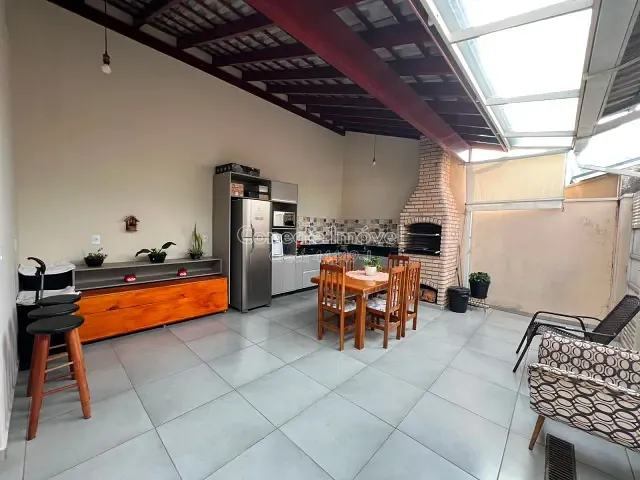 Casa com 146m² 2 quartos e 2 banheiros, à venda, no bairro Residencial Vila das Tulipas em Holambra