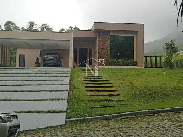 Casa com 1280m² 4 quartos e 2 banheiros, à venda, no bairro Ubatiba em Maricá