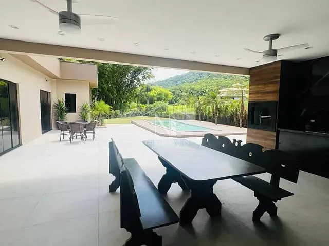Casa com 1280m² 4 quartos e 2 banheiros, à venda, no bairro Ubatiba em Maricá