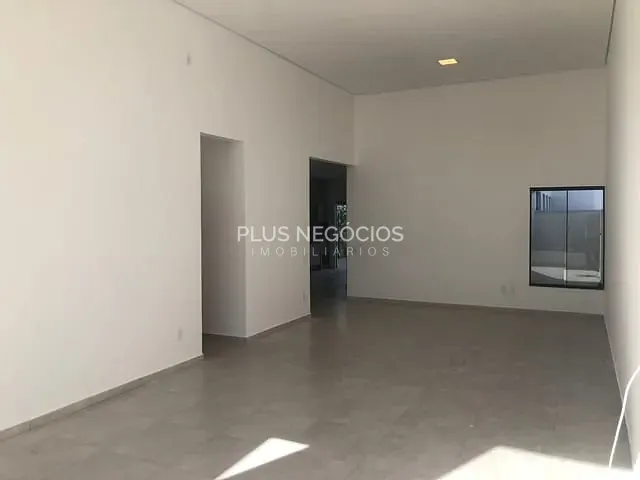Casa com 300m² 3 quartos e 4 banheiros, à venda, no bairro Brigadeiro Tobias em Sorocaba