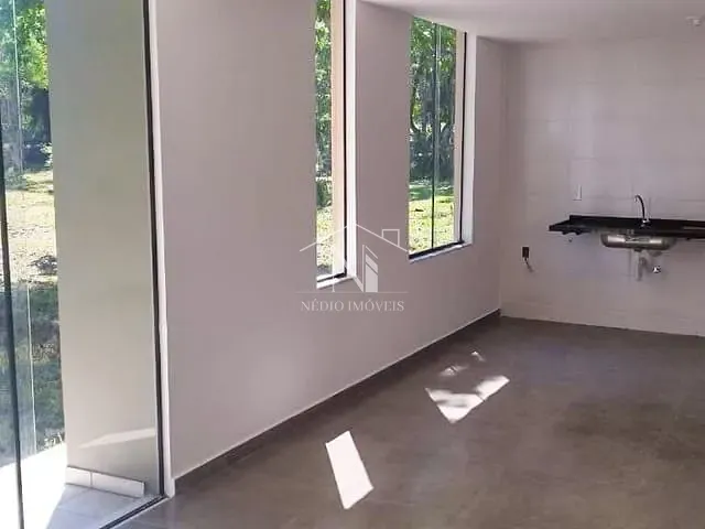 Casa com 605m² 3 quartos e 1 banheiro, à venda, no bairro Ubatiba em Maricá
