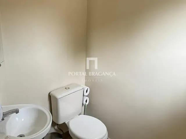 Casa com 450m² 3 quartos e 5 banheiros, à venda, no bairro Residencial Colinas de São Francisco em Bragança Paulista