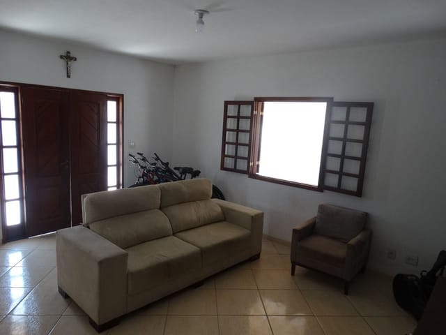 Casa com 360m² 5 quartos e 4 banheiros, à venda, no bairro Morro do Milagre em São Pedro da Aldeia