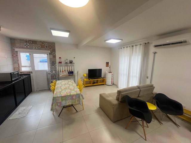 Foto do Casa - Triplex com 3 dormitórios sendo uma suíte, com piscina e churrasqueira a 900m da orla do Massaguaçu, em Caraguatatuba. | Innova Imobiliária