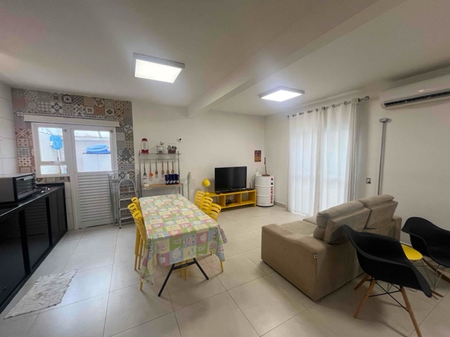 Foto do Casa - Triplex com 3 dormitórios sendo uma suíte, com piscina e churrasqueira a 900m da orla do Massaguaçu, em Caraguatatuba. | Innova Imobiliária
