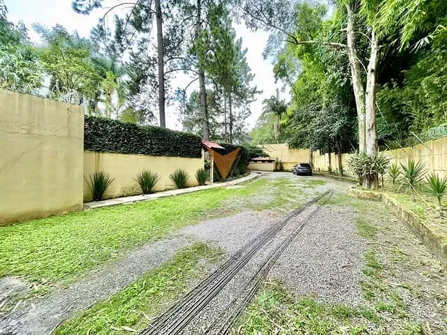 Casa com 2000m² 4 quartos e 7 banheiros, à venda, no bairro Granja Viana em Carapicuíba