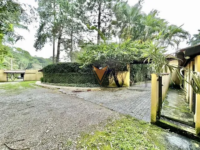 Casa com 2000m² 4 quartos e 7 banheiros, à venda, no bairro Granja Viana em Carapicuíba