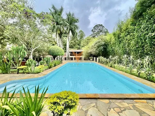 Casa com 2000m² 4 quartos e 7 banheiros, à venda, no bairro Granja Viana em Carapicuíba