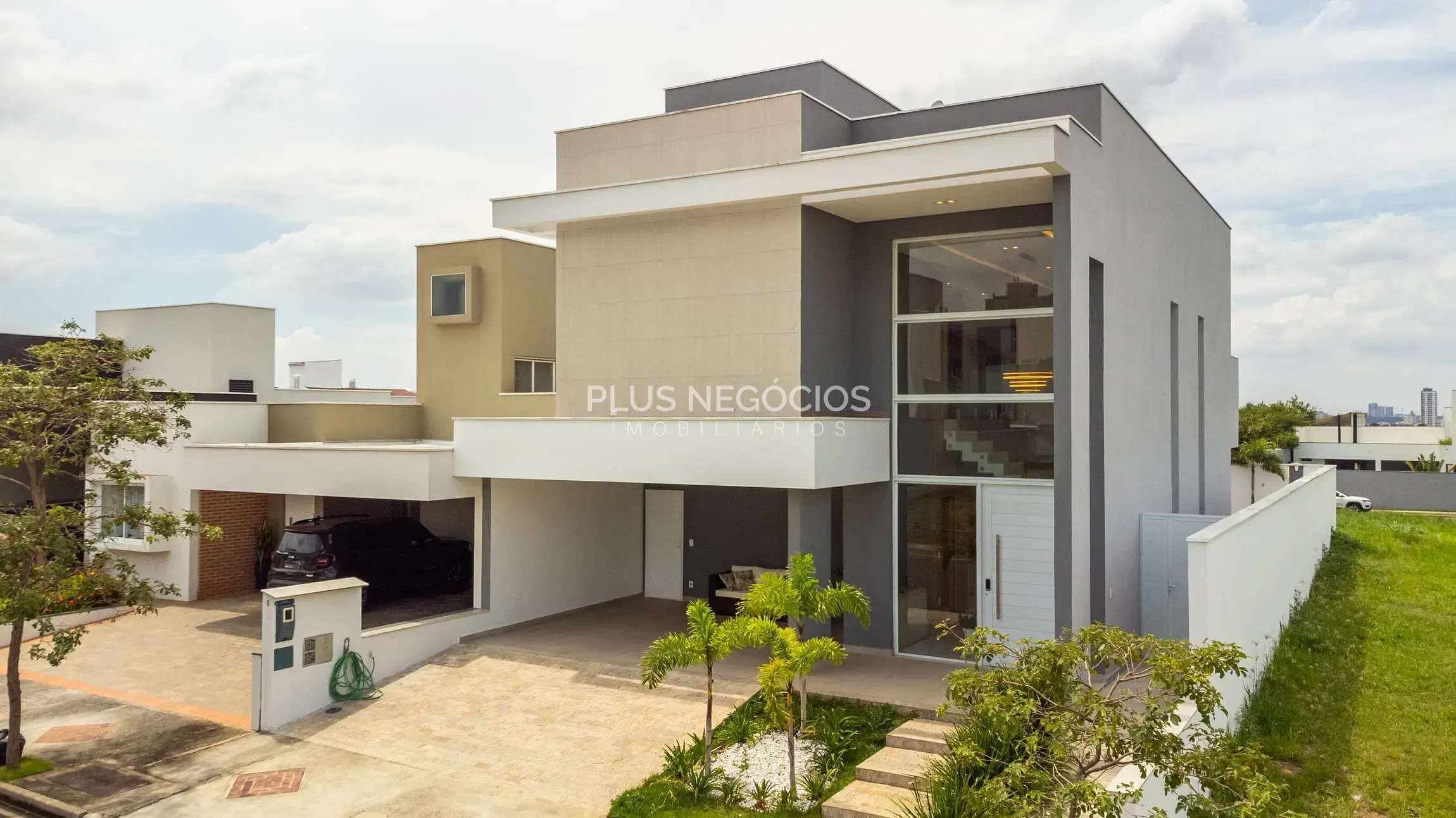 Casa, 4 quartos, 247 m² - Foto 1
