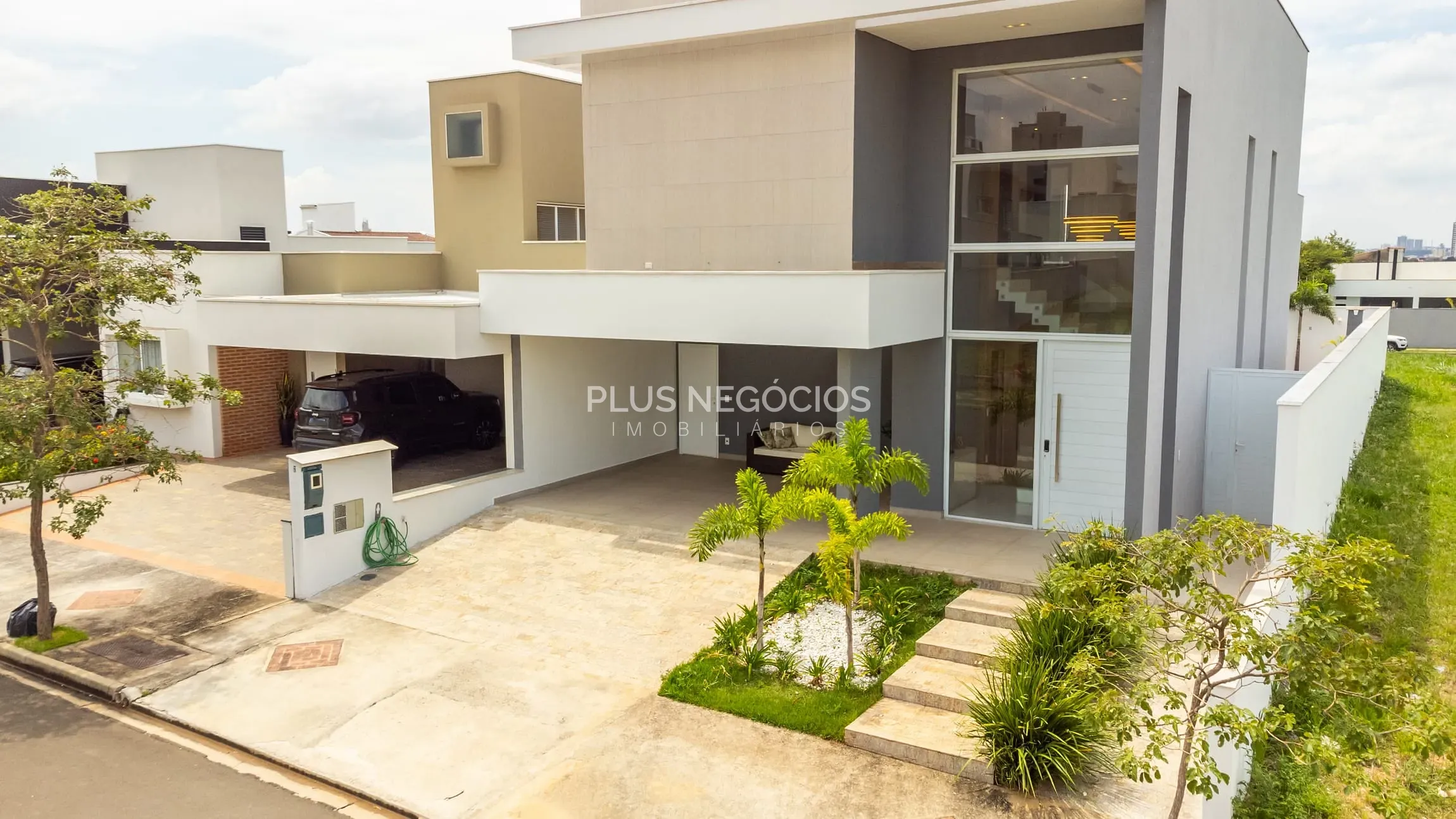Casa, 4 quartos, 247 m² - Foto 2