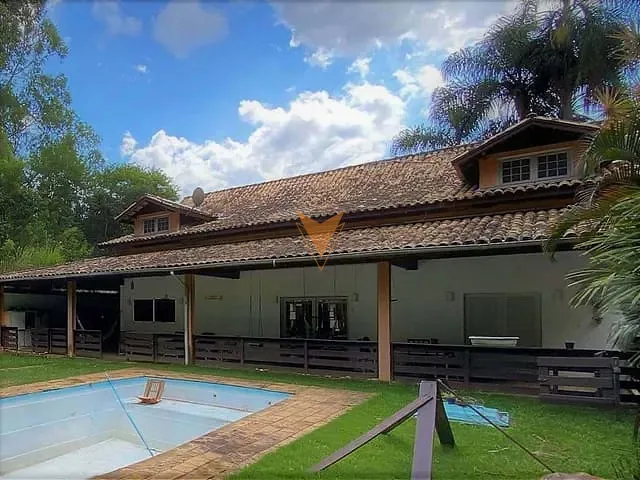 Casa com 1327m² 4 quartos e 5 banheiros, à venda, no bairro Granja Viana em Carapicuíba