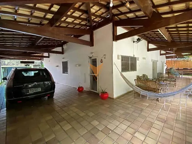Casa com 1327m² 4 quartos e 5 banheiros, à venda, no bairro Granja Viana em Carapicuíba