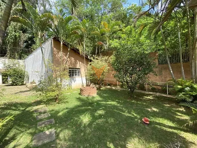 Casa com 1327m² 4 quartos e 5 banheiros, à venda, no bairro Granja Viana em Carapicuíba