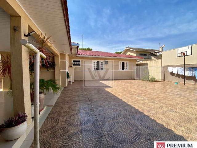 Casa com 650m² 3 quartos e 3 banheiros, à venda, no bairro Boa Vista em Ponta Grossa