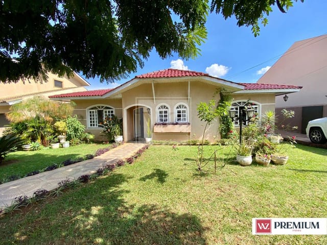 Casa com 650m² 3 quartos e 3 banheiros, à venda, no bairro Boa Vista em Ponta Grossa