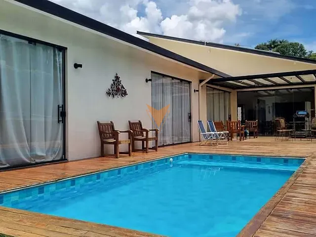 Casa com 573m² 3 quartos e 3 banheiros, à venda, no bairro Miolo da Granja Viana em Cotia
