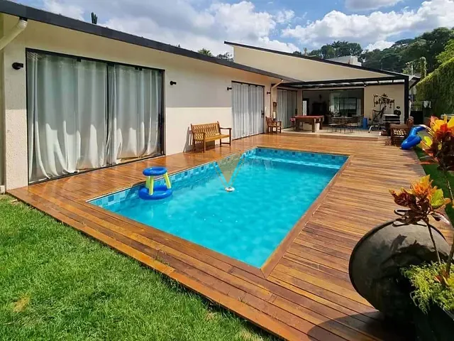 Casa com 573m² 3 quartos e 3 banheiros, à venda, no bairro Miolo da Granja Viana em Cotia