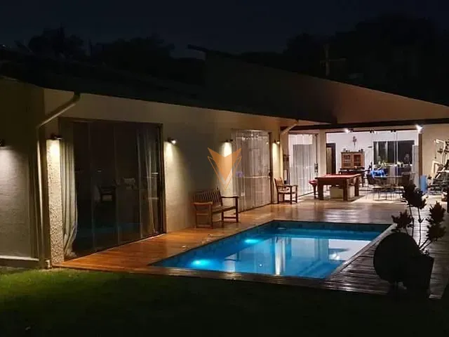 Casa com 573m² 3 quartos e 3 banheiros, à venda, no bairro Miolo da Granja Viana em Cotia