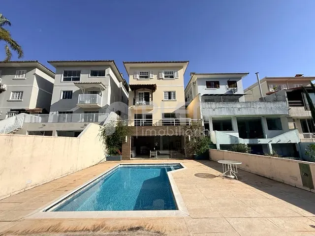 Casa com 350m² 4 quartos e 5 banheiros, à venda, no bairro Jardim Itatinga em São Paulo