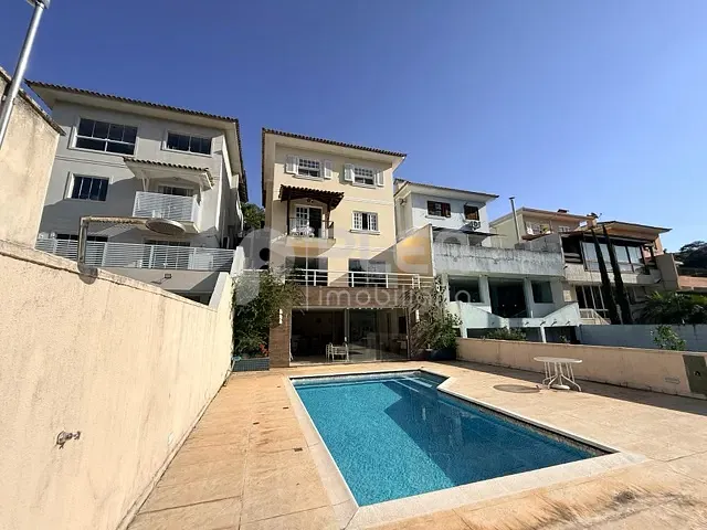 Casa com 350m² 4 quartos e 5 banheiros, à venda, no bairro Jardim Itatinga em São Paulo