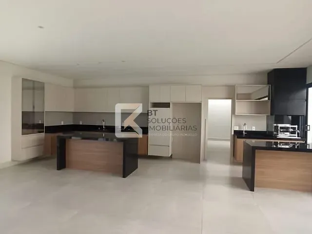 Casa com 300m² 3 quartos e 3 banheiros, à venda, no bairro Vila Rubens em Indaiatuba