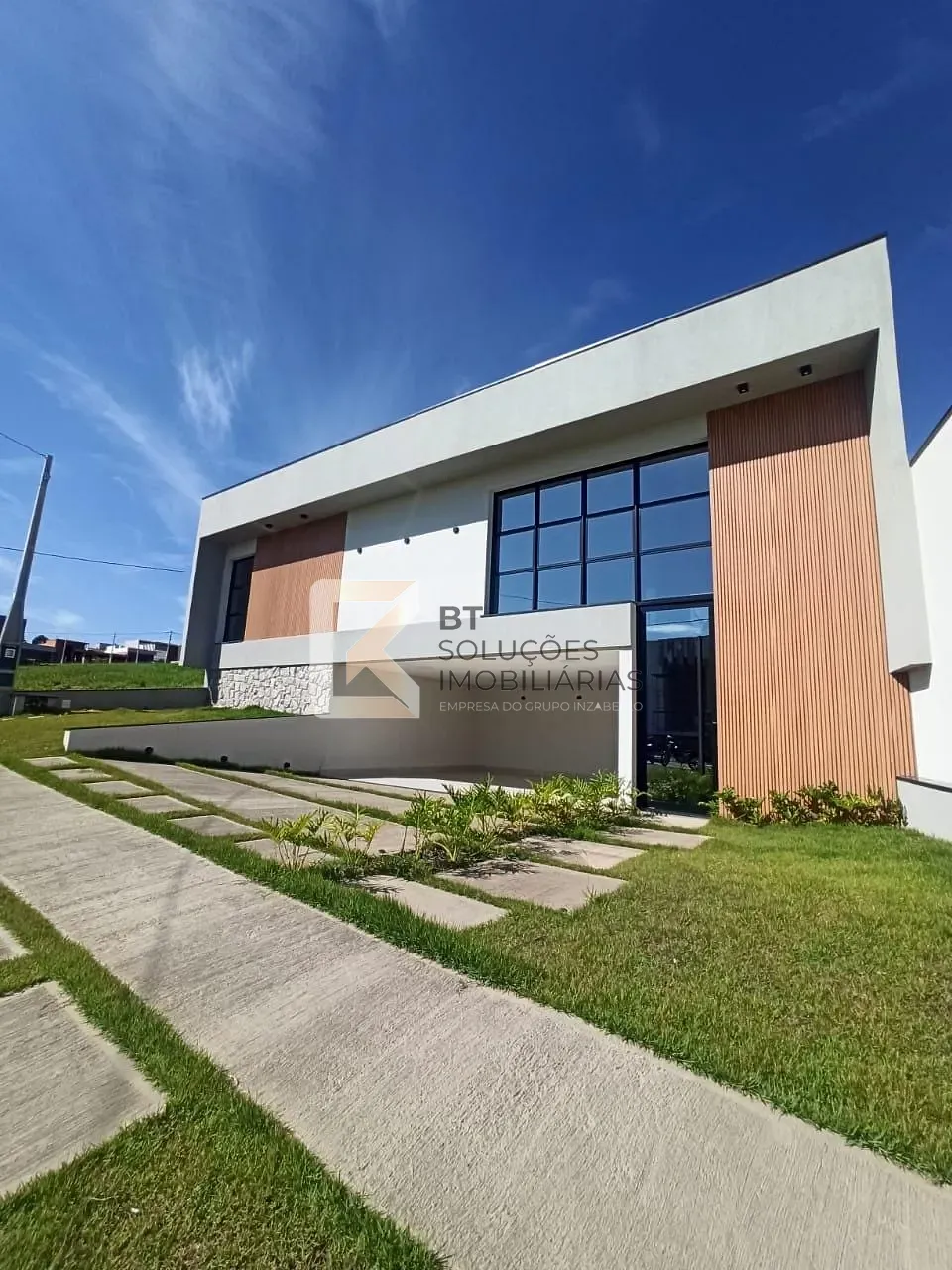 Casa, 3 quartos, 228 m² - Foto 1