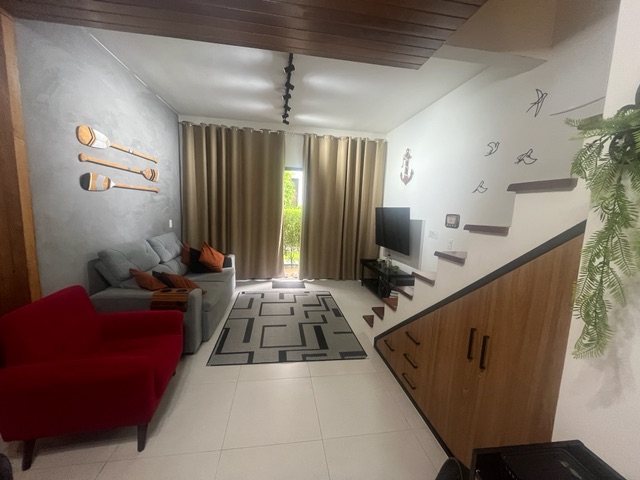 Foto do Casa - Charmosa casa em condomínio à venda, lindamente decorada, com duas suítes, no Pontal de Santa Marina, em Caraguatatuba, litoral norte de SP | Innova Imobiliária