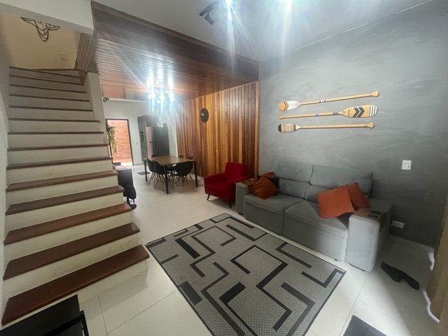 Foto do Casa - Charmosa casa em condomínio à venda, lindamente decorada, com duas suítes, no Pontal de Santa Marina, em Caraguatatuba, litoral norte de SP | Innova Imobiliária