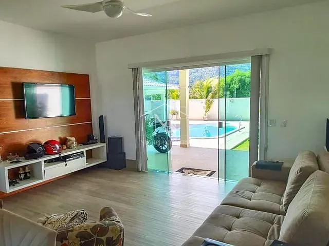 Casa 3 quartos e 2 banheiros, à venda, no bairro Ponta Negra em Maricá