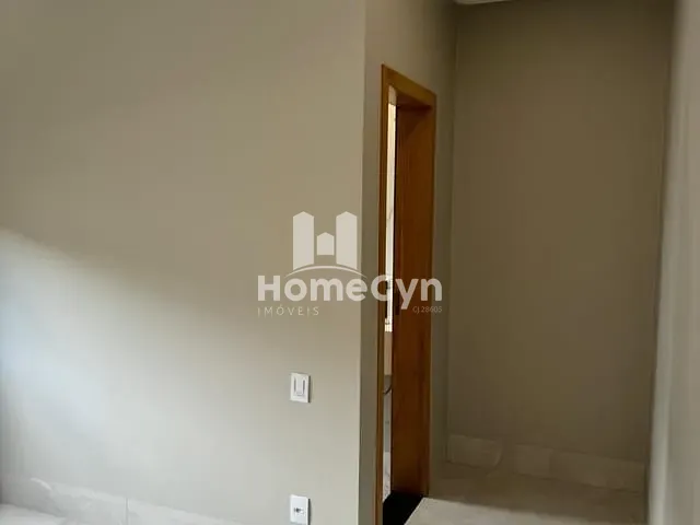 Casa com 406m² 4 quartos e 5 banheiros, à venda, no bairro Residencial Goiânia Golfe Clube em Goiânia