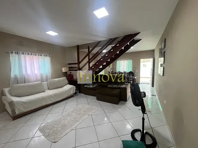 Casa 3 quartos e 2 banheiros, à venda, no bairro Estância Balneária Hawai em Caraguatatuba