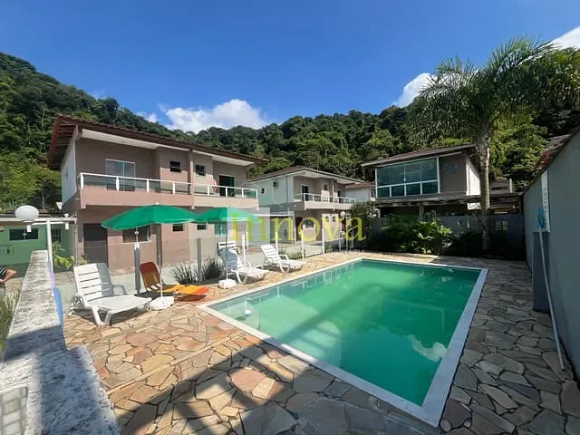 Casa 3 quartos e 2 banheiros, à venda, no bairro Estância Balneária Hawai em Caraguatatuba