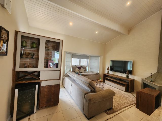 Casa com 462m² 3 quartos e 4 banheiros, à venda, no bairro Villaggio Capríccio em Louveira