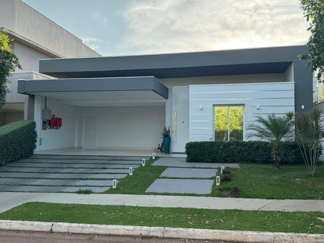 Foto do Casa - Casa Mobiliada à venda com 3 suítes sendo 1 master com closet no Condomínio Florais dos Lagos em Cuiabá-MT | Intelligence Imóveis