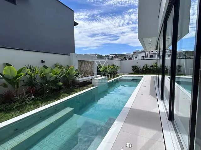 Casa com 270m² 3 quartos e 5 banheiros, à venda, no bairro Cézar de Souza em Mogi das Cruzes