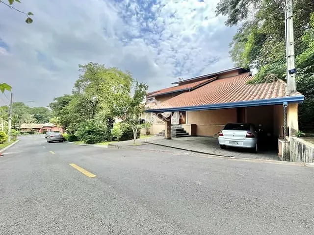 Casa com 625m² 5 quartos e 6 banheiros, à venda, no bairro CONDOMINIO SÃO FERNANDO RESIDENCIA em Barueri