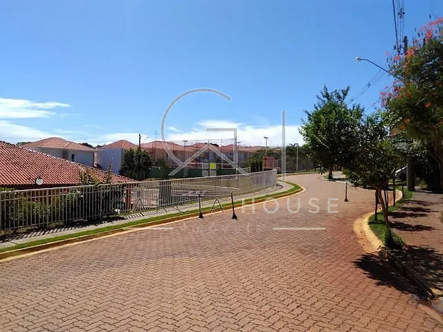 Casa com 299m² 3 quartos e 1 banheiro, à venda, no bairro Bonfim Paulista em Ribeirão Preto