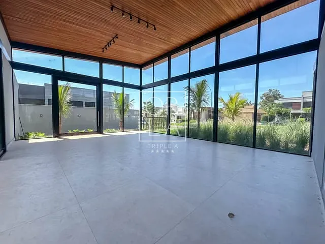 Casa com 1250m² 3 quartos e 4 banheiros, à venda, no bairro Fazenda Vau das Pombas em Goiânia
