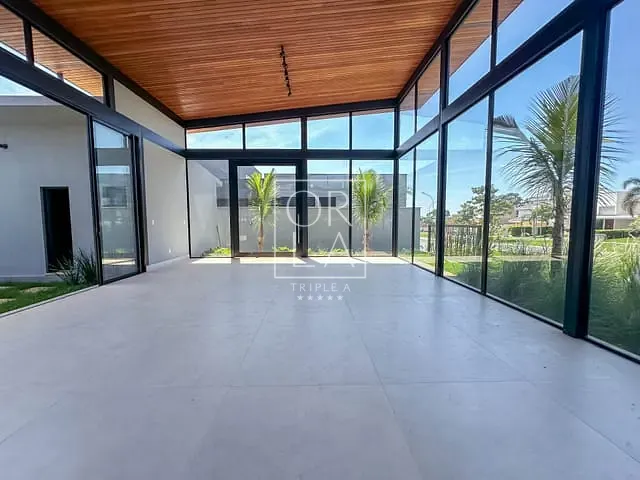 Casa com 1250m² 3 quartos e 4 banheiros, à venda, no bairro Fazenda Vau das Pombas em Goiânia