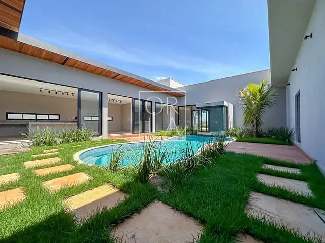 Casa com 1250m² 3 quartos e 4 banheiros, à venda, no bairro Fazenda Vau das Pombas em Goiânia